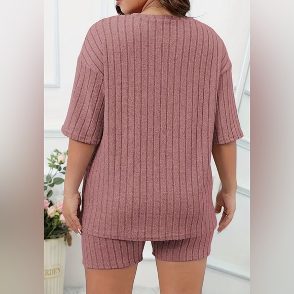 Two piece plus size soft and comfy short/lounge set NIP. Color mauve - Picture 2 of 3